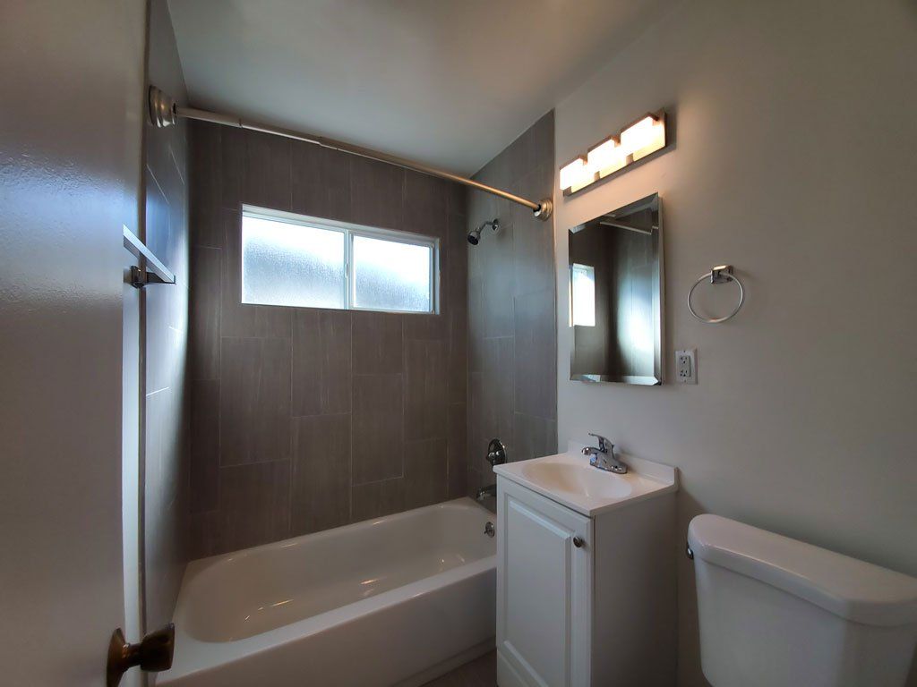 175 San Jose bathroom