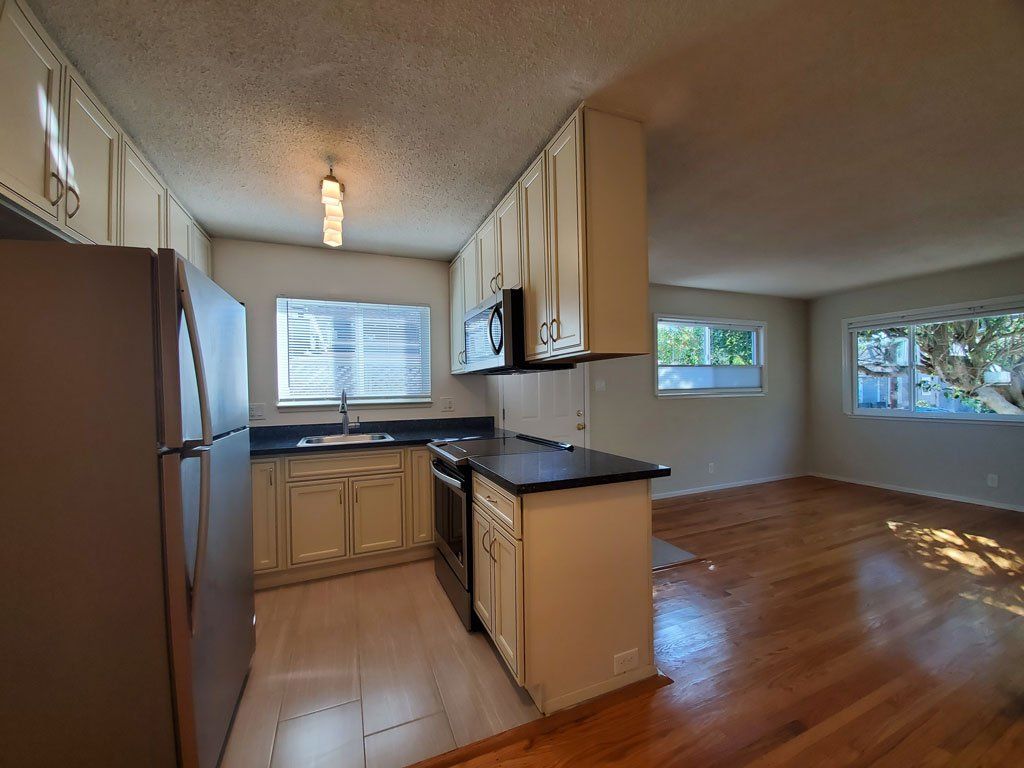 175 San Jose kitchen and living room