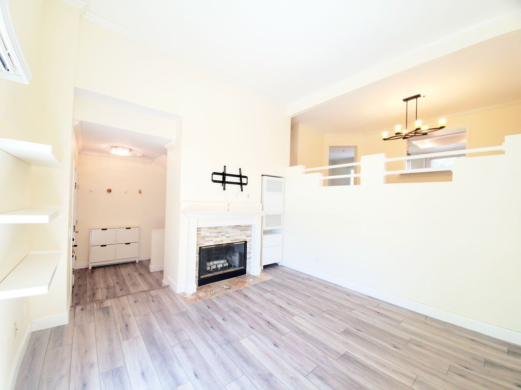 102 Cityhomes living room