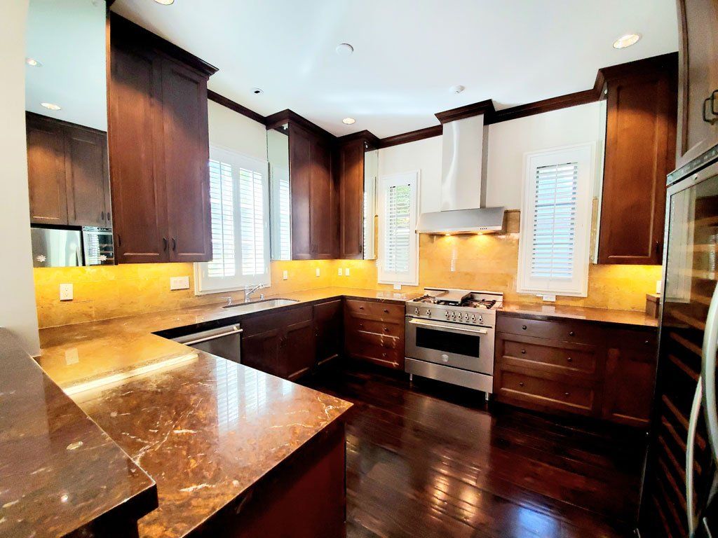 739 Fremont kitchen