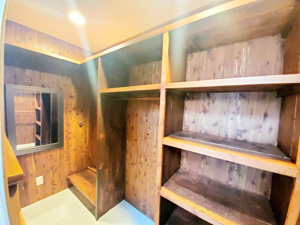 819 N Humboldt closet