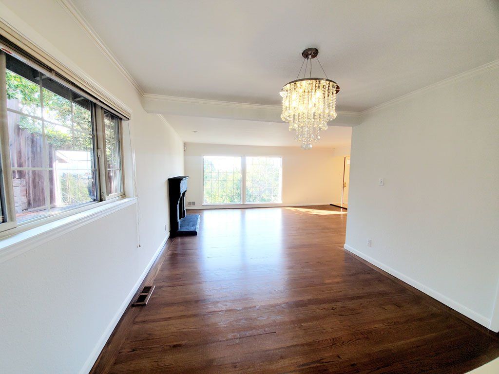 2745 Summit living room