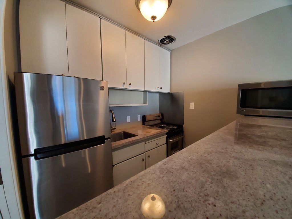 930 Peninsula San Mateo, Studio apartment, kitchen