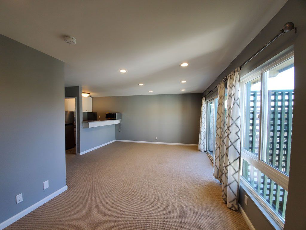 930 Peninsula San Mateo, Studio apartment, living area