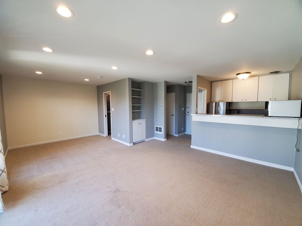 930 Peninsula San Mateo, Studio apartment, living area looking into kitchen