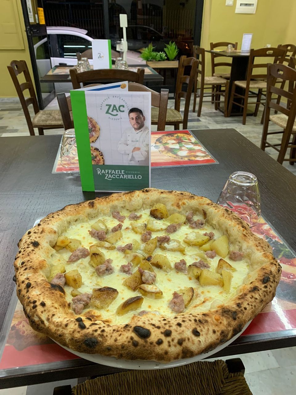 pizza nel piatto