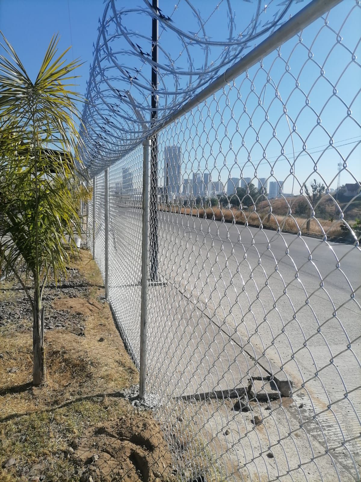 CERCAS Y ALAMBRADOS LUZ 