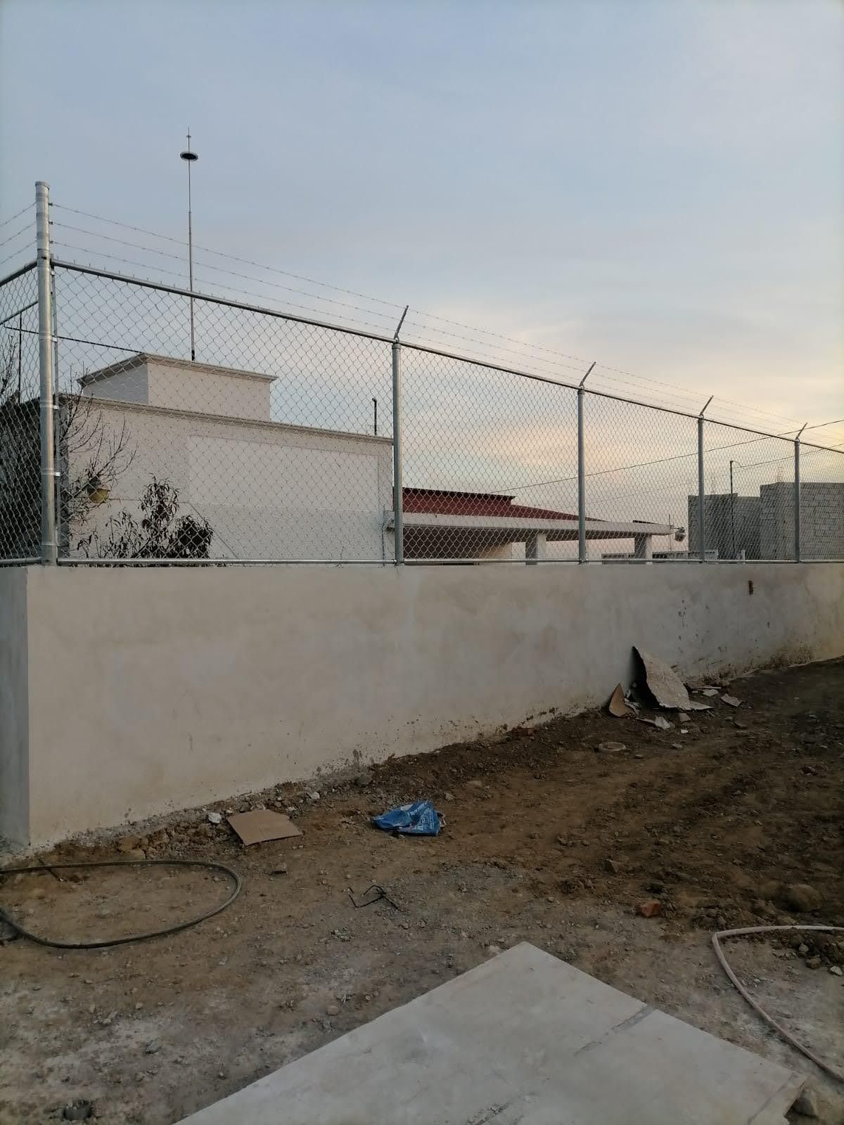 CERCAS Y ALAMBRADOS LUZ 