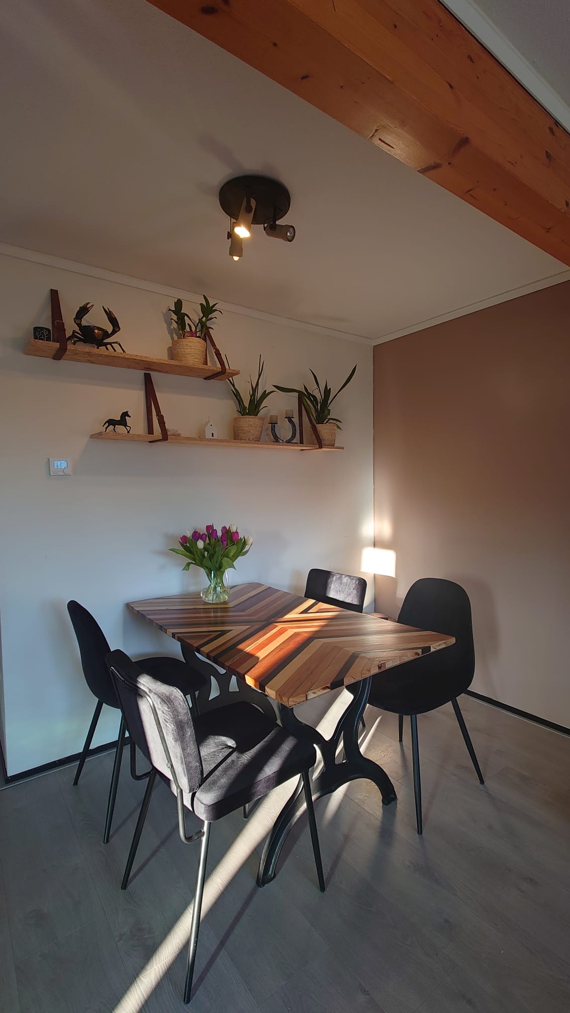 eettafel resthout