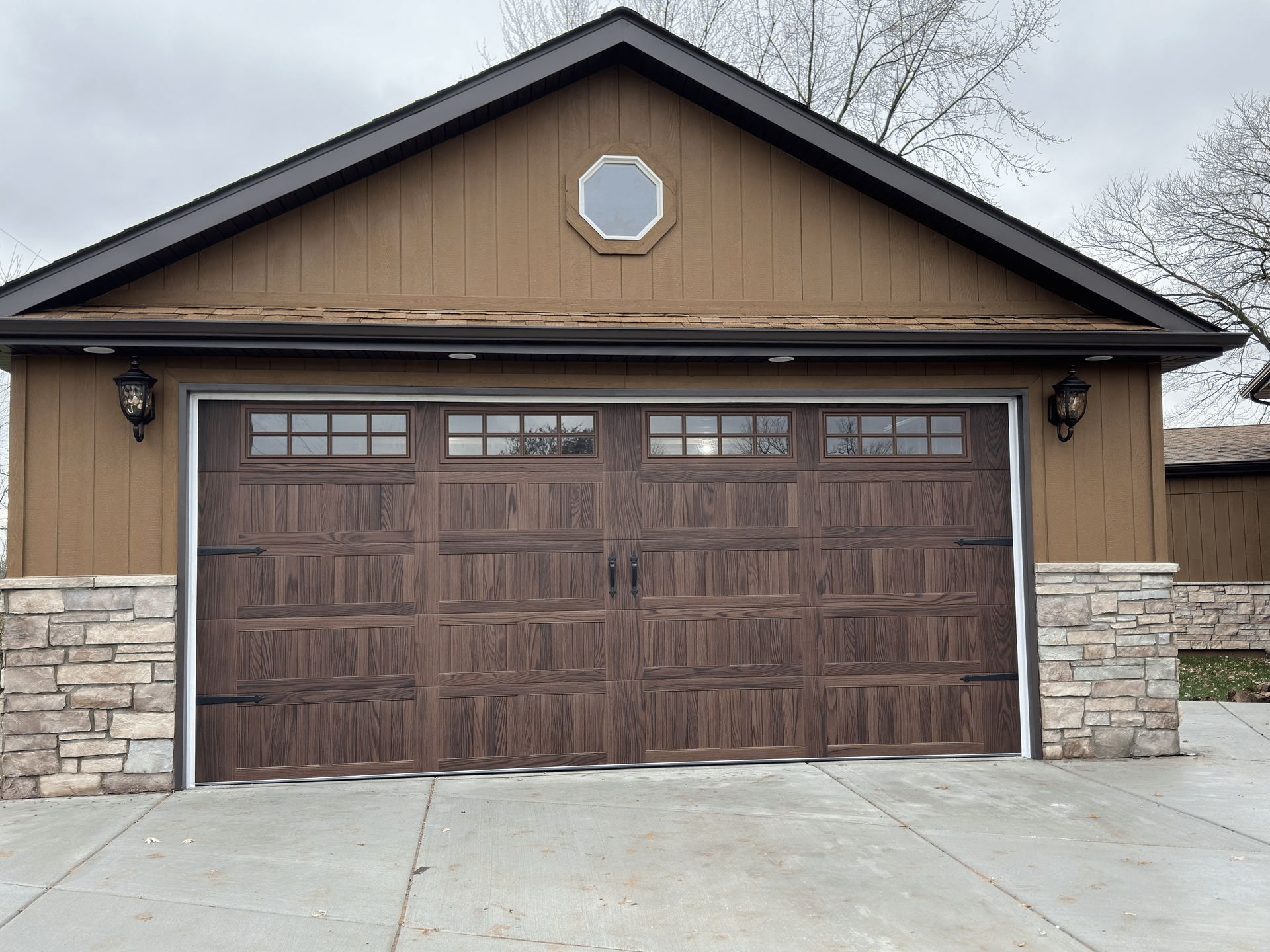 Garage door services in Chesterton, IN Garage door services in Chesterton, IN