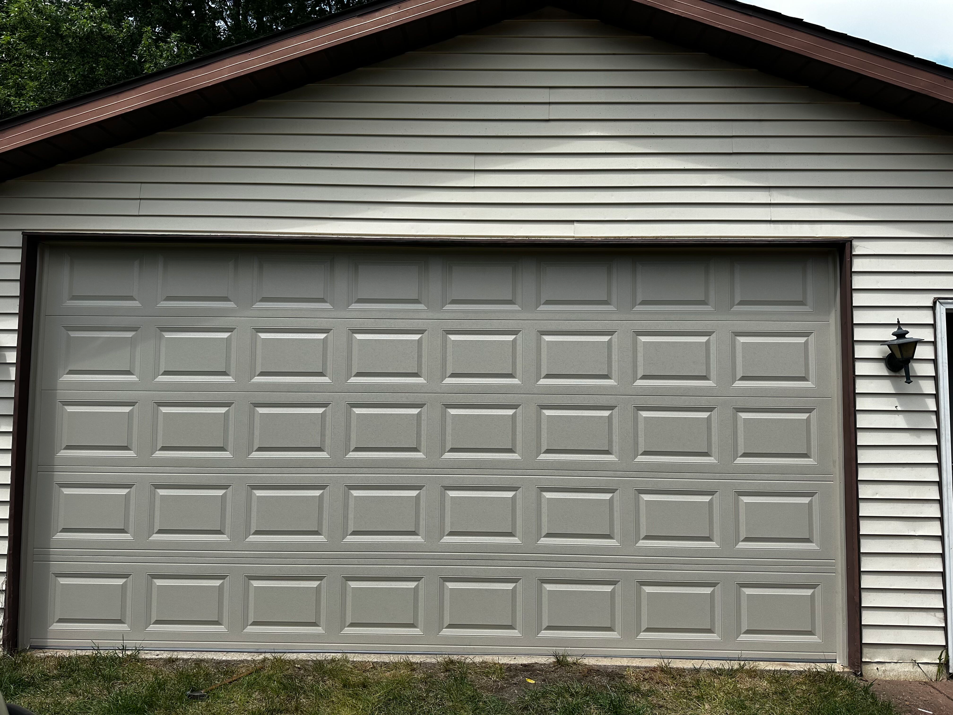 Garage maintenance & repair in Hobart, IN