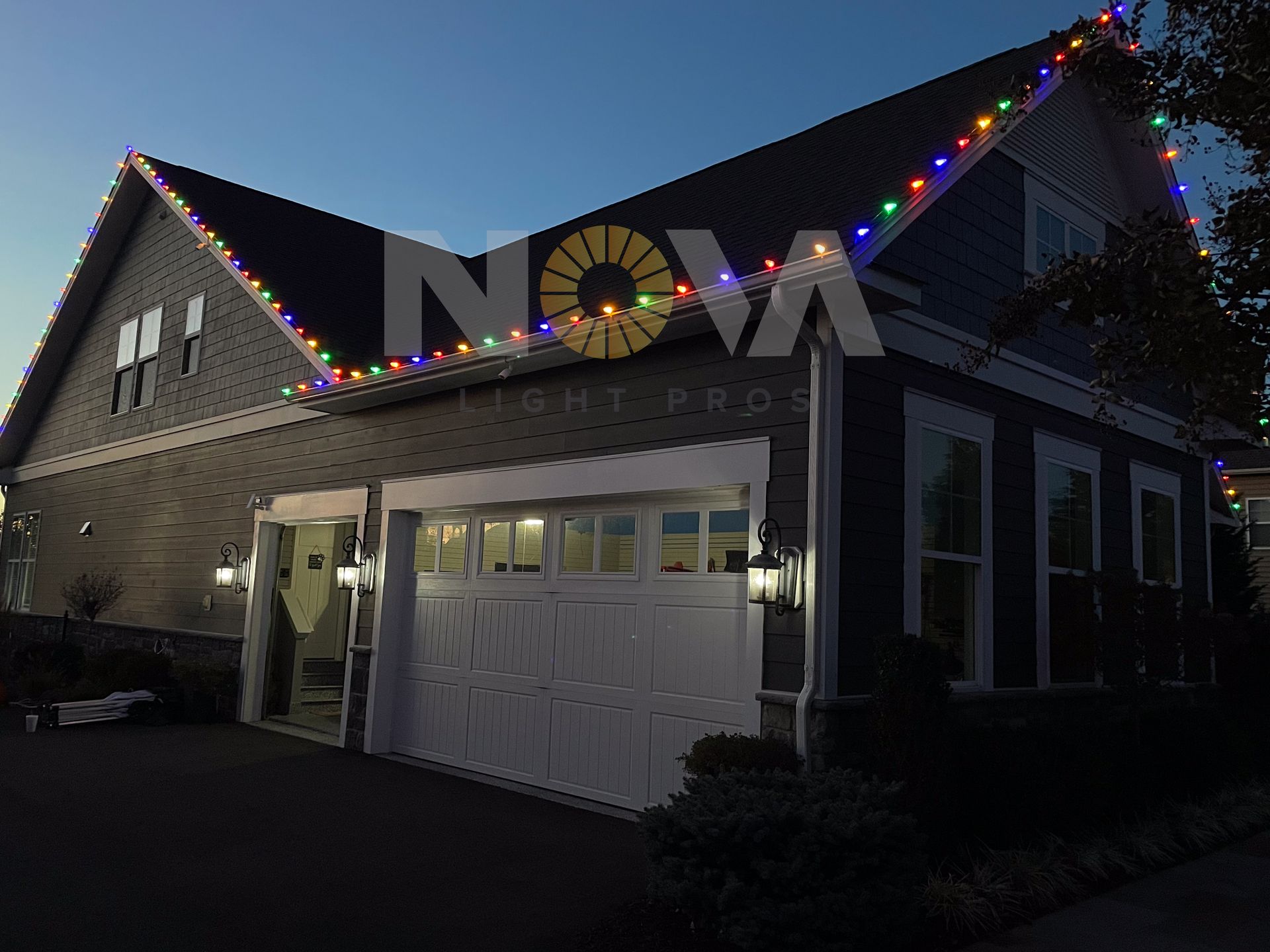 Christmas and Commercial Light Installation Installers Decorators Hanging Service
