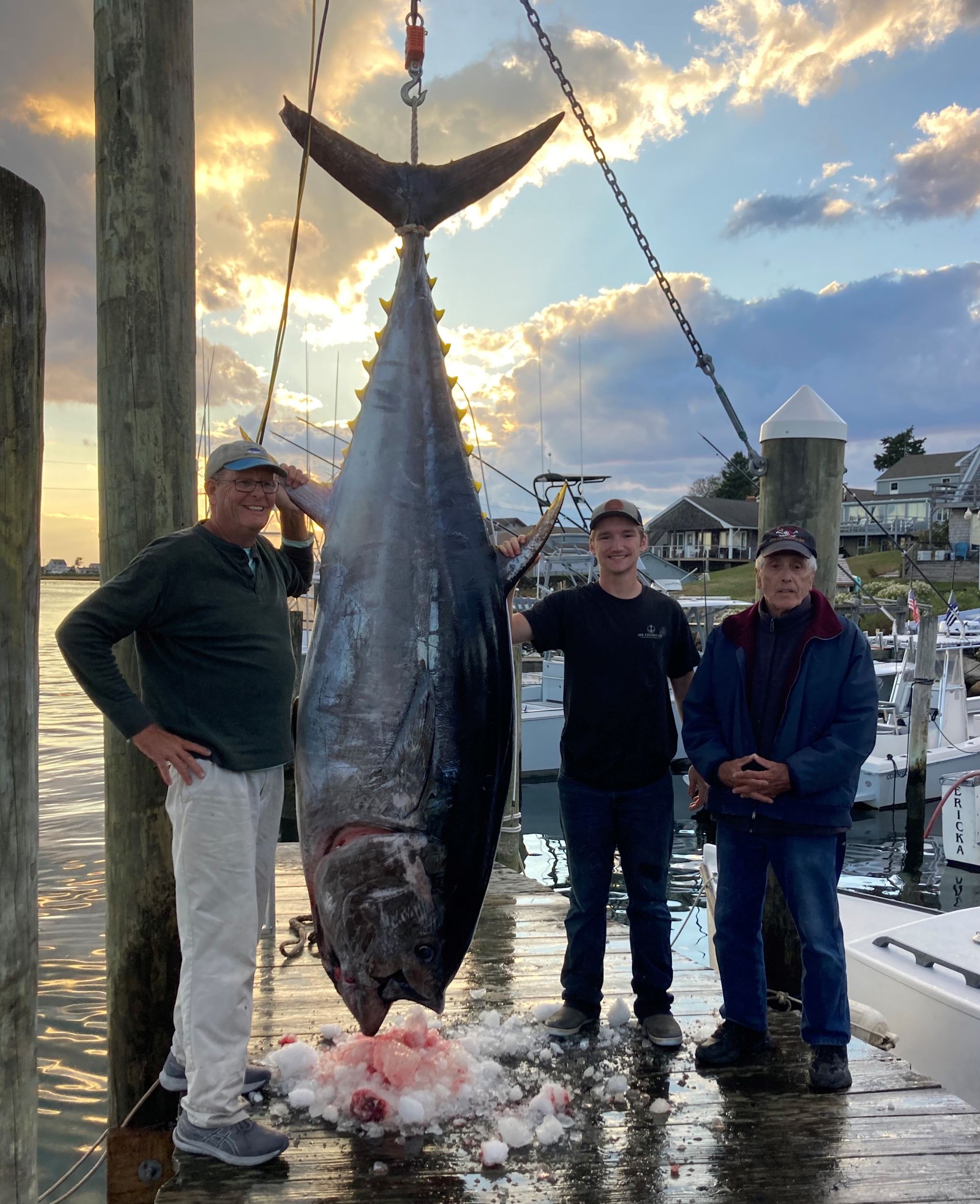 RI TUNA CHARTERS.