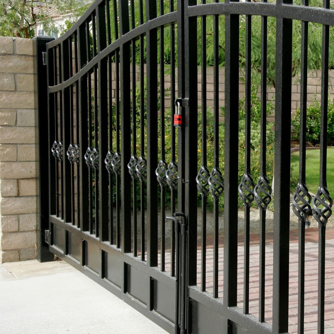 Driveway gate