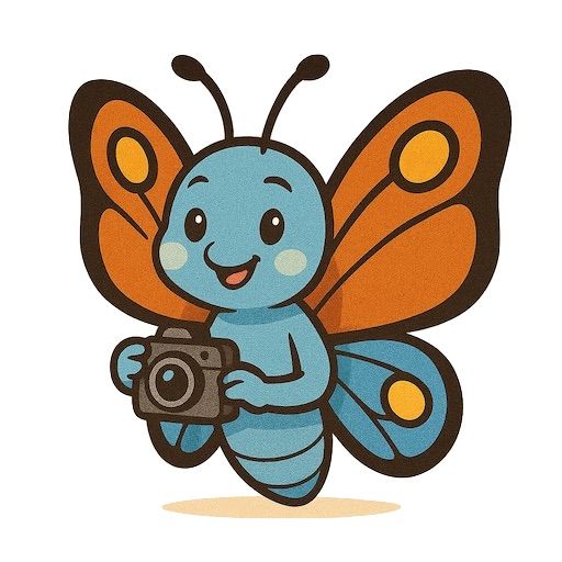 Een cartoonblauwe vlinder met een camera, oranje vleugels en een vrolijke glimlach.