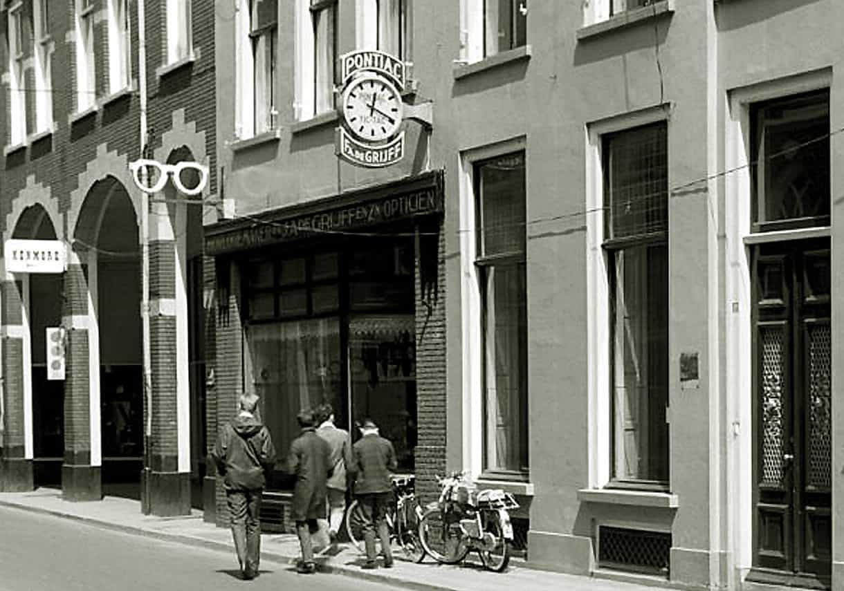 Juwelier de Grijff in de Beukerstraat ca. 1960