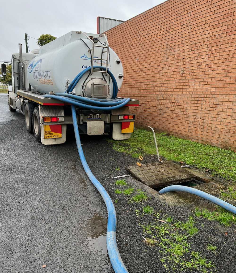 Septic Tank Draining — Sydney, NSW — 100% Liquid Waste Solutions Septic Tank Draining — Sydney, NSW — 100% Liquid Waste Solutions