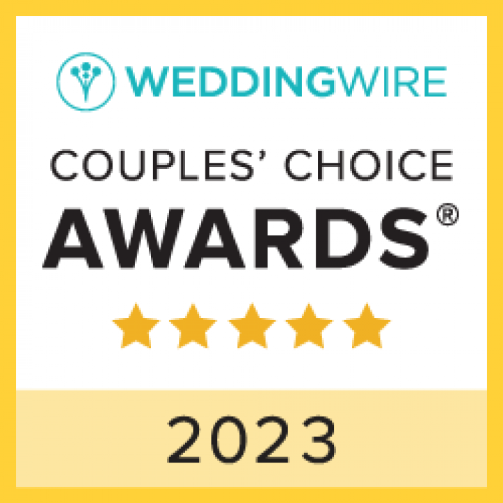 WeddingWire Couples' Choice Awards 2023 badge with five gold stars against a white background with a yellow border.