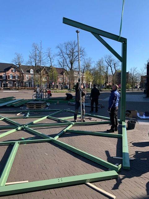 De eerste kolom