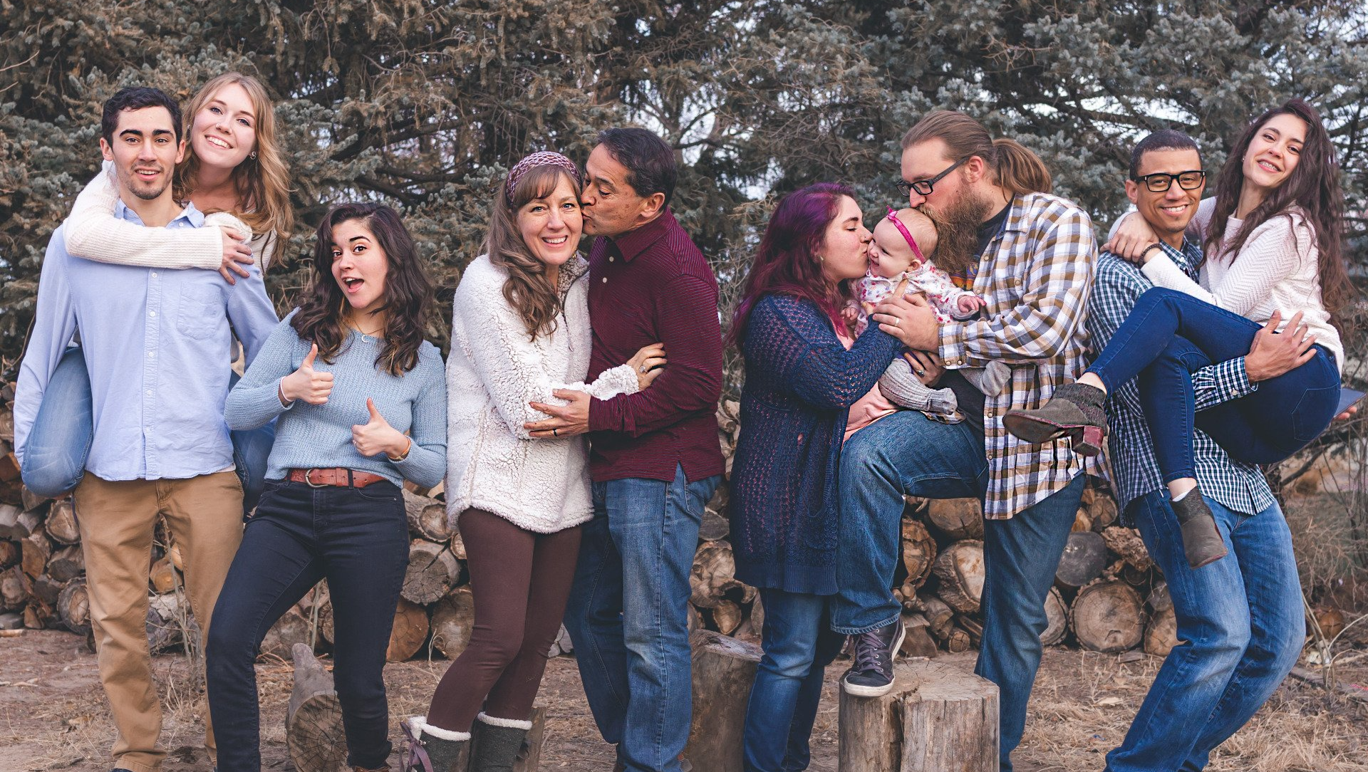 A group of people are posing for a picture together.
