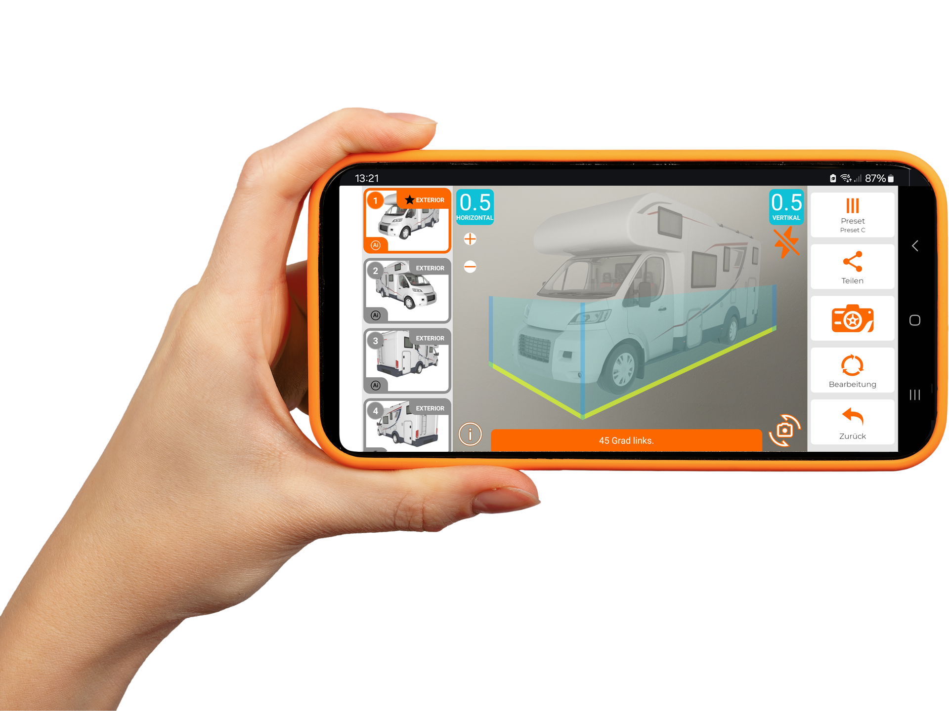 Ruka drží oranžový smartfón zobrazujúci 3D aplikáciu na návrh auta na obrazovke