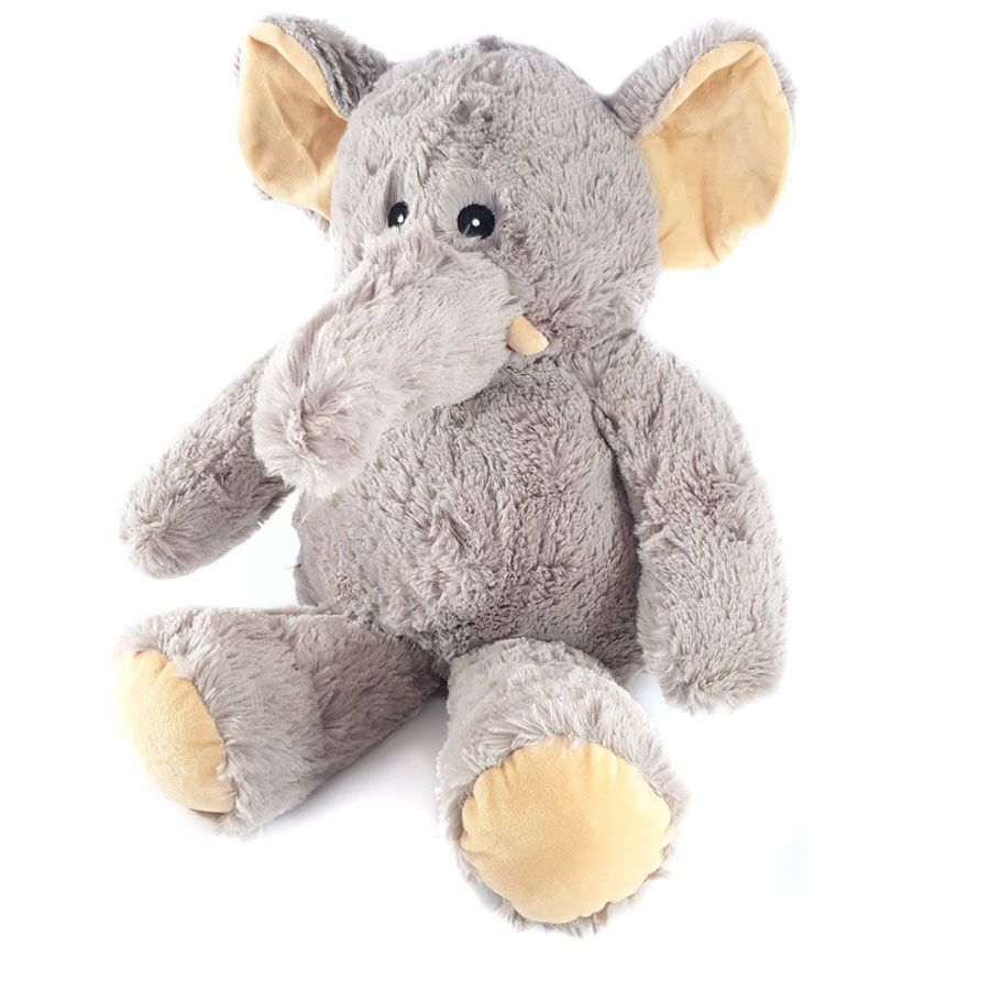 Een knuffelolifant zit op een wit oppervlak.