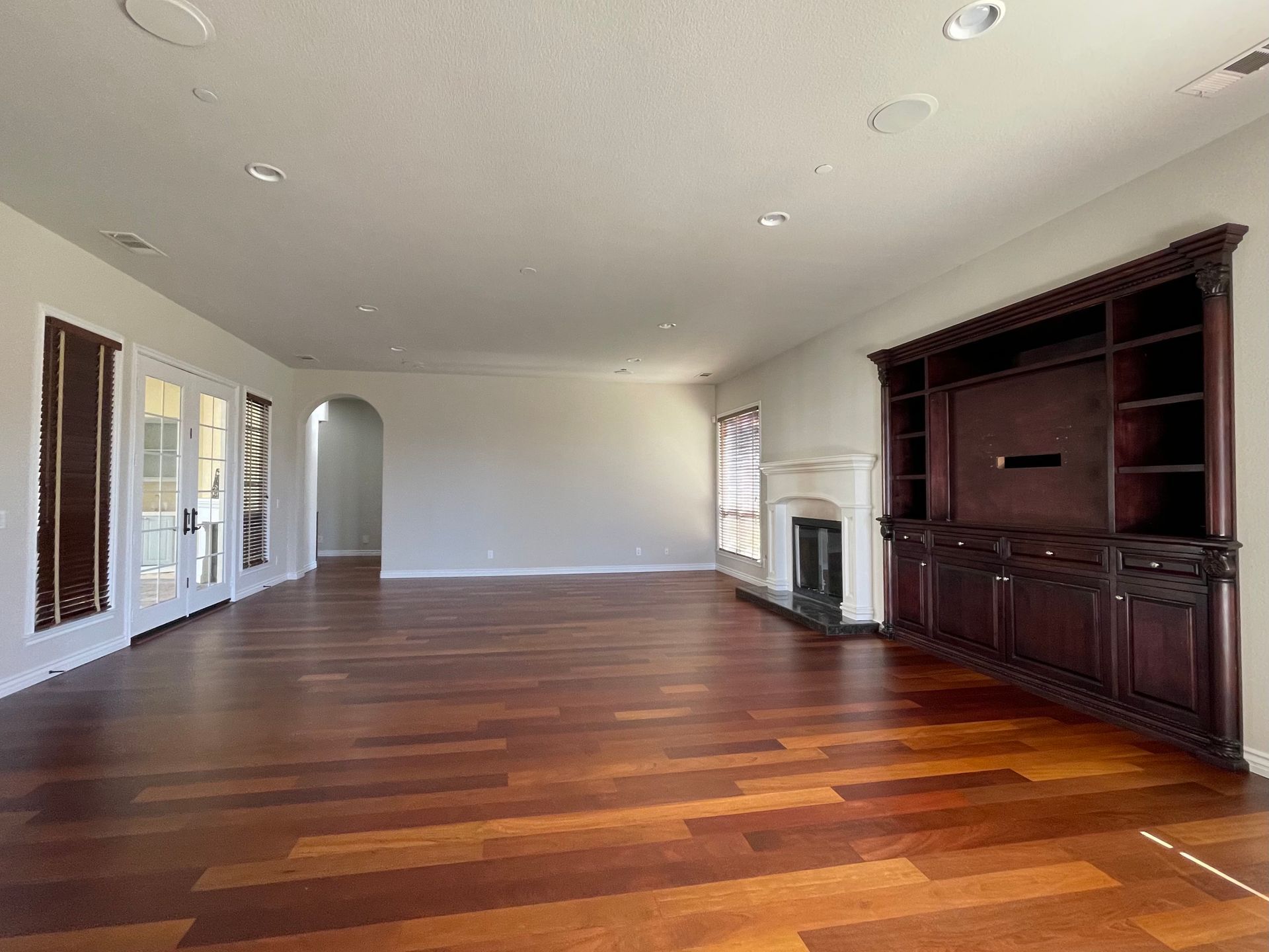 Estate Ready to be sold. Newely renovated home In Oceanside CA. New Floors, New baseboards and Painted interior