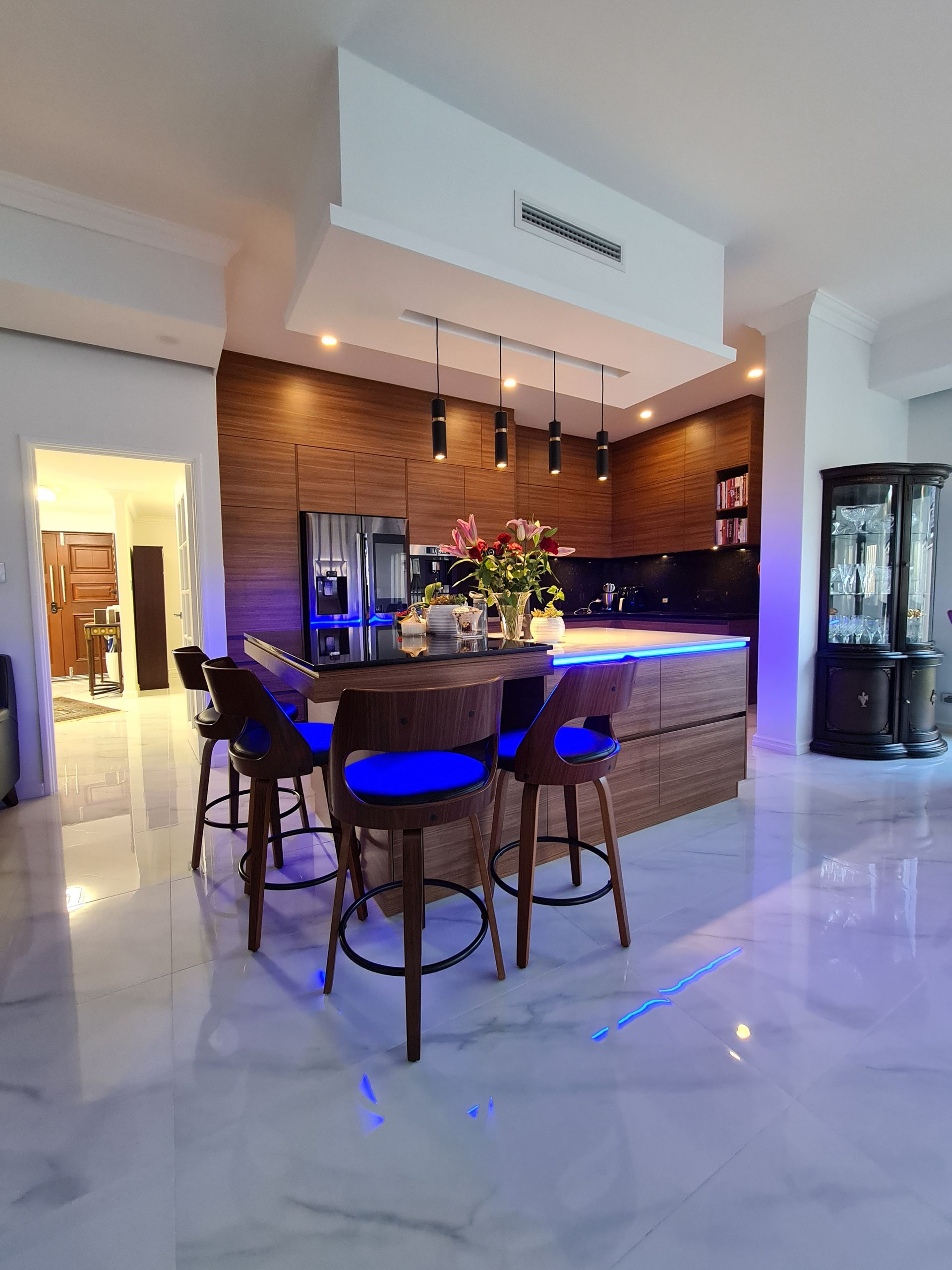Modern kitchen installed in perth with dark oak finish.