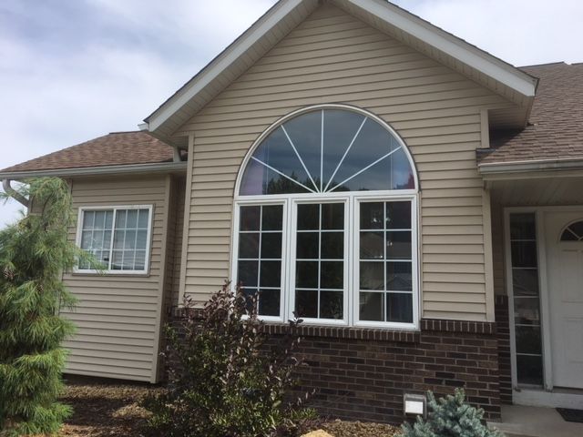Guid House Before — Carver, MN — TJ Exteriors Inc.