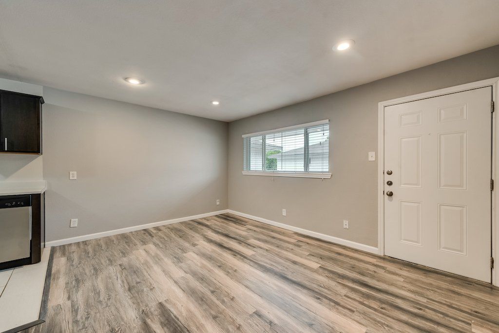 4718 Reiger Studio