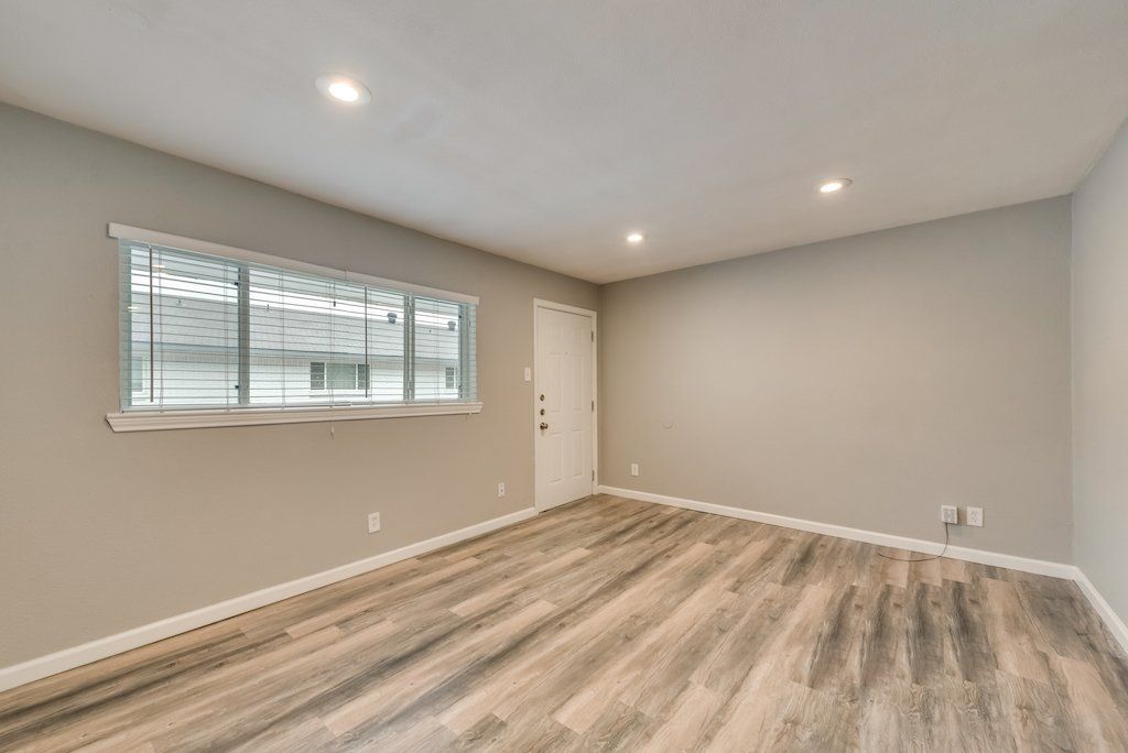 4718 Reiger Studio