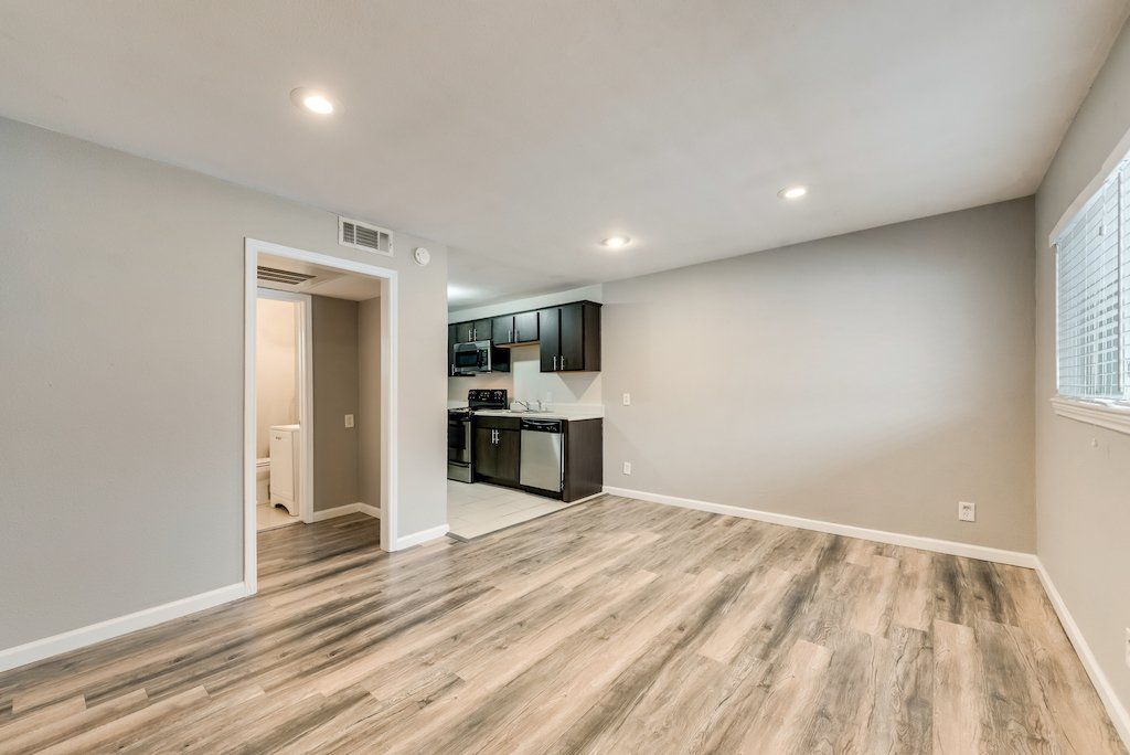 4718 Reiger Studio