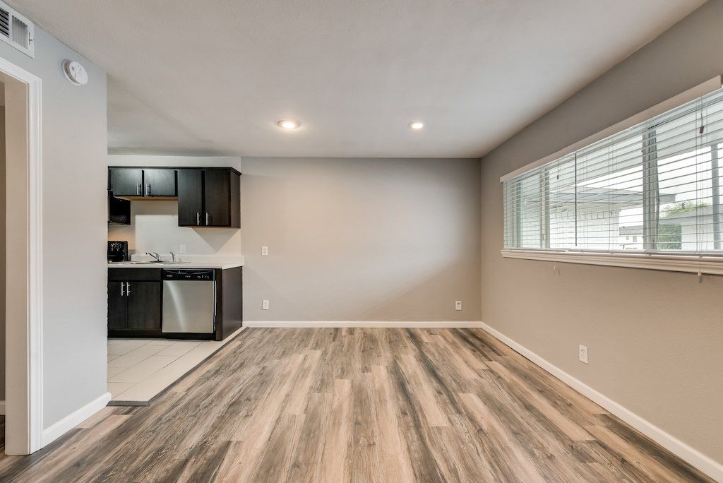 4718 Reiger Studio