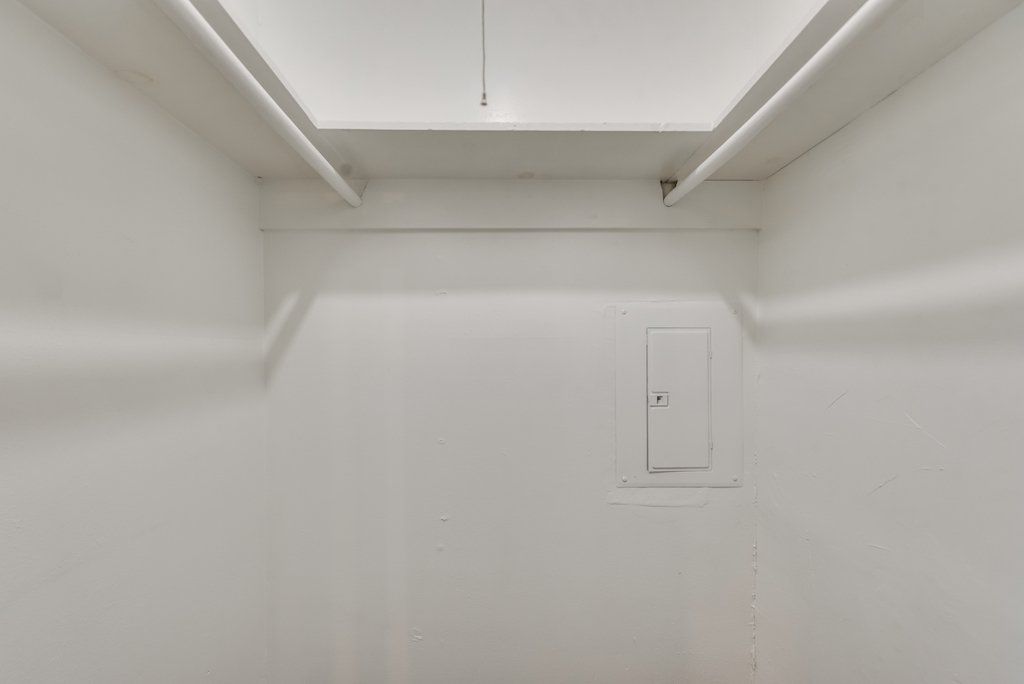 4718 Reiger Studio