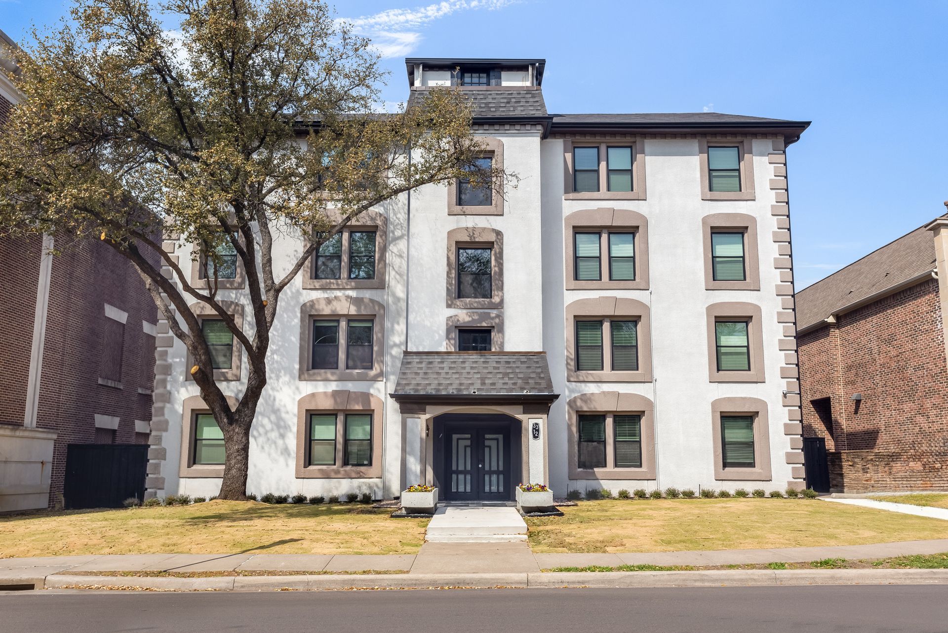 9008 San Benito Property Image