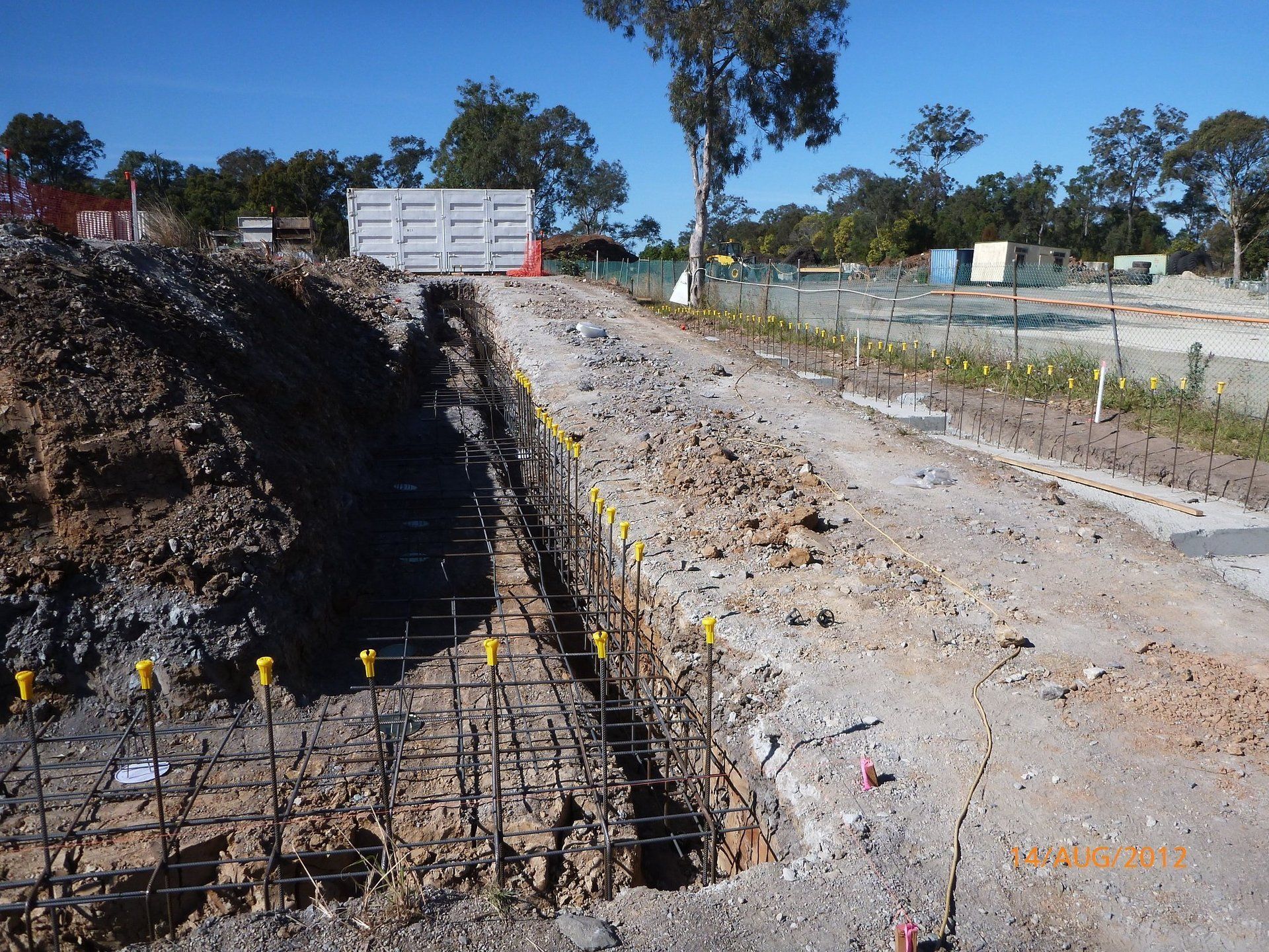 Retaining wall footings
