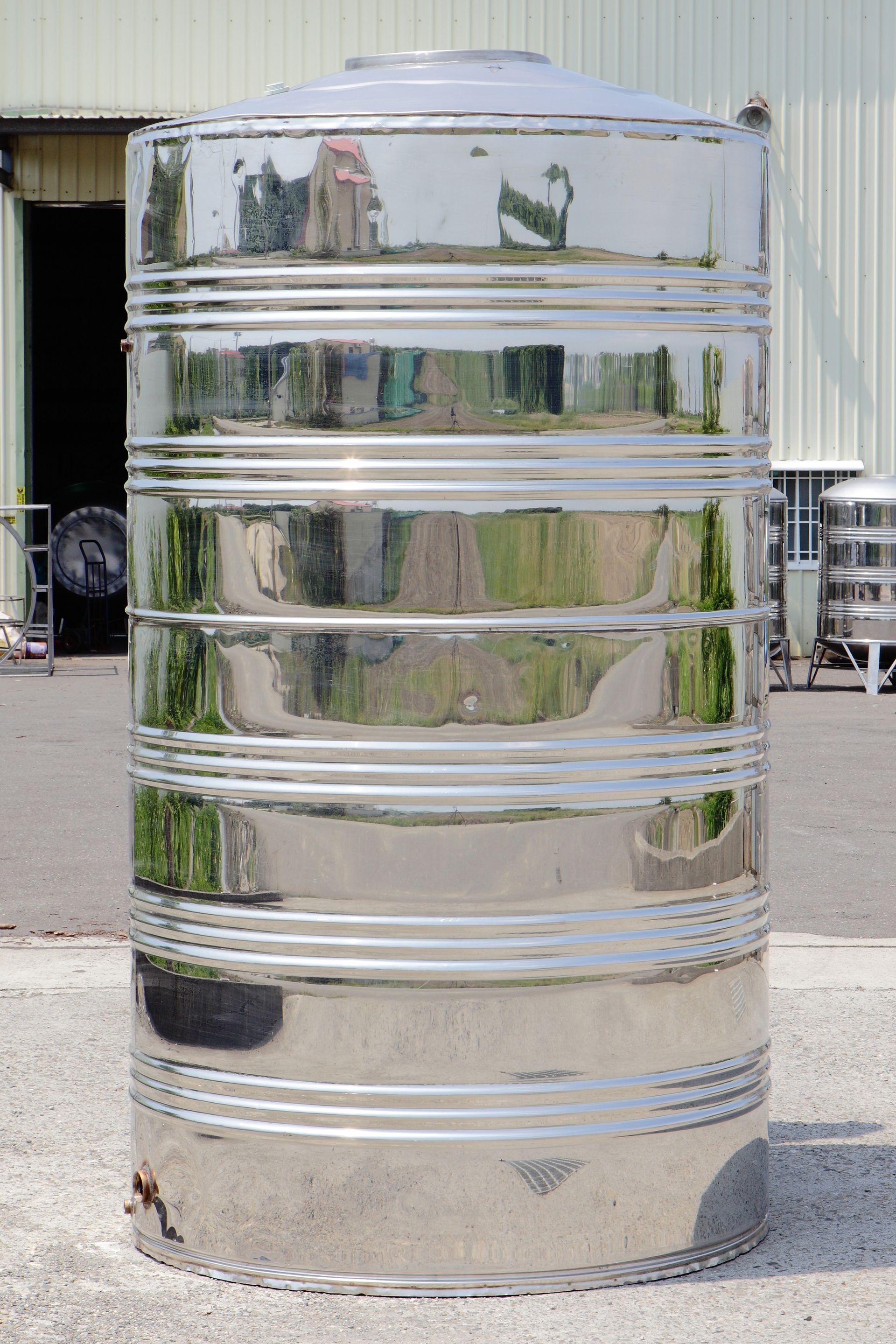 Steel water tower tank from a trusted water tank supplier for durable and safe water storage. Steel water tower tank from a trusted water tank supplier for durable and safe water storage.