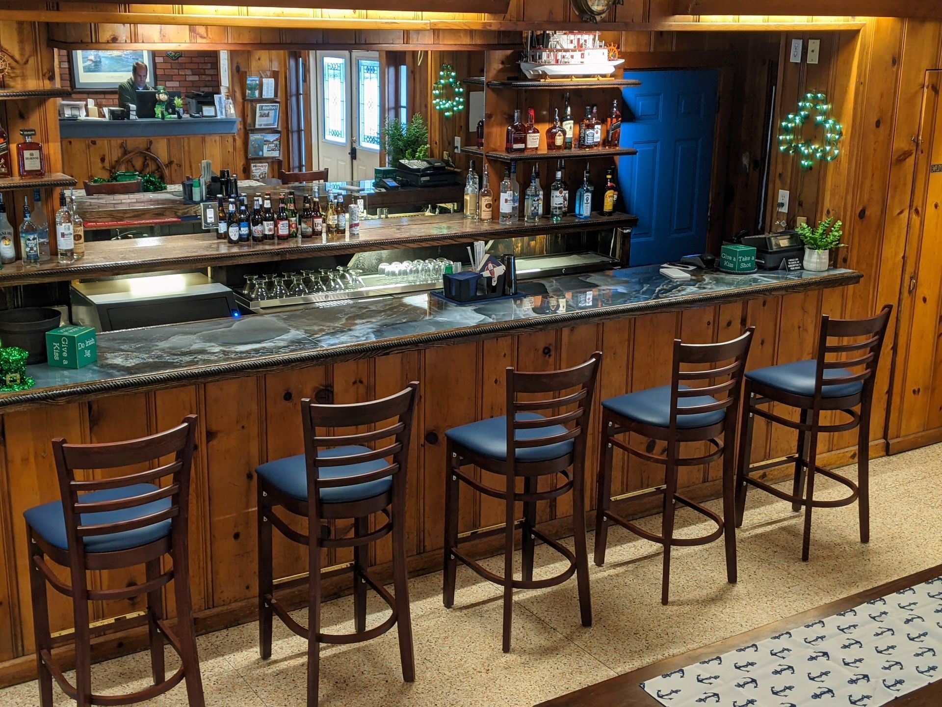 Riverboat Inn lobby bar.