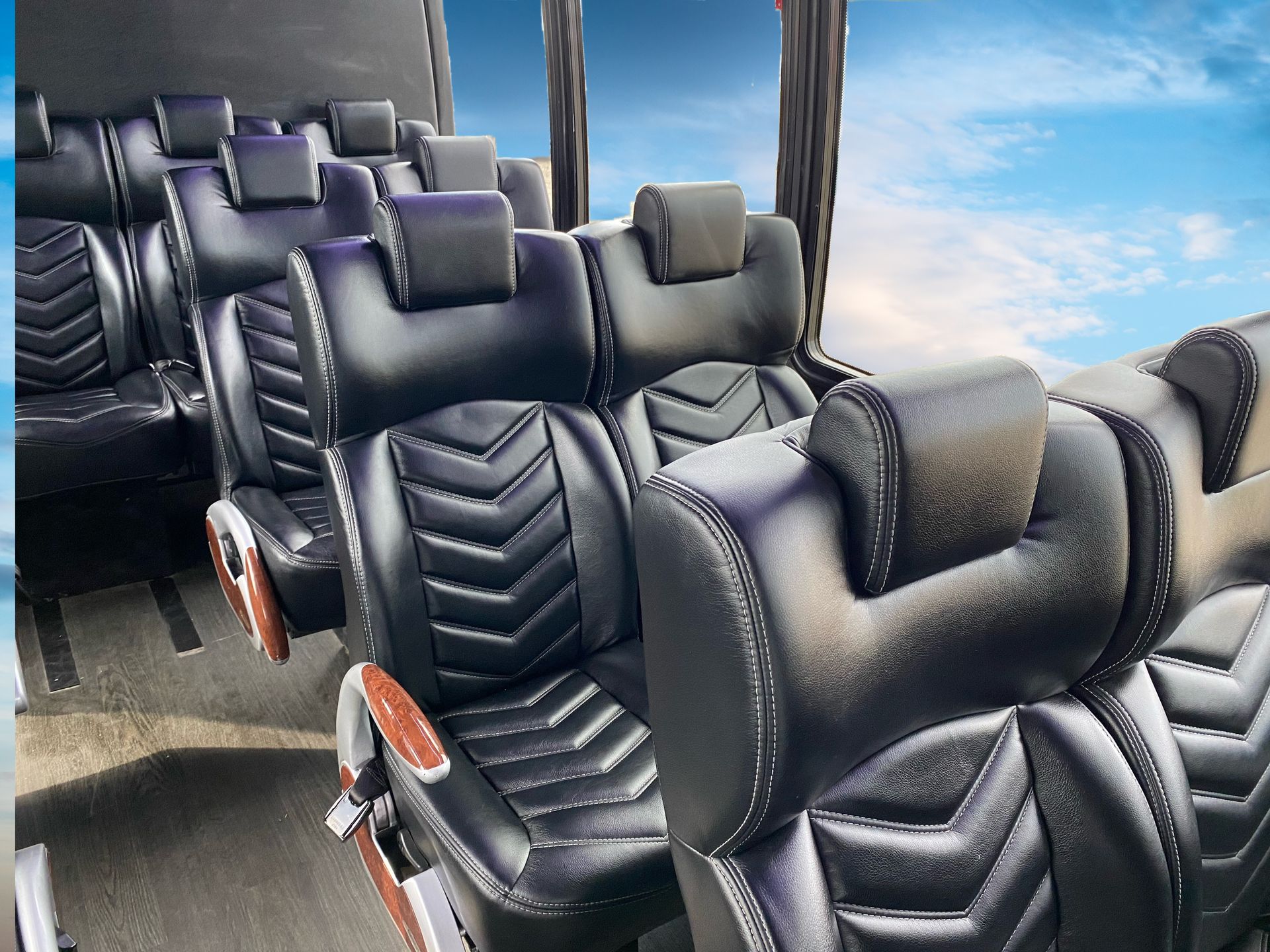 Corporate Transfers in Executive Buses for Conferences and Meetings 19 passenger executive shuttle bus seating details