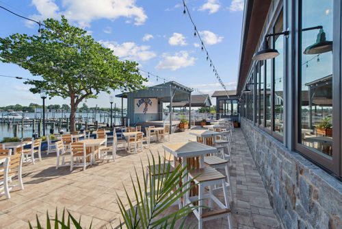 LoonAsea outdoor dining patio and outdoor bar