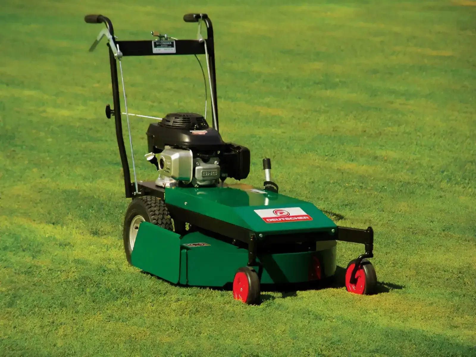 XF560 - Australian Made Self-Propelled Petrol Lawn Mower with 56cm cutting width