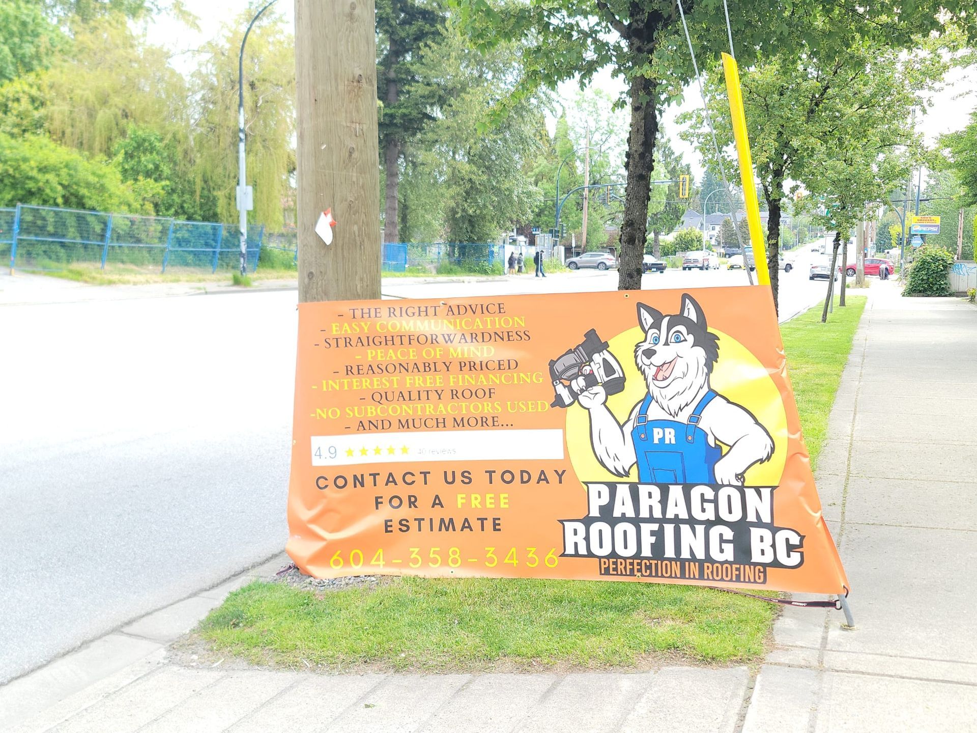 A sign that says paragon roofing bc on it