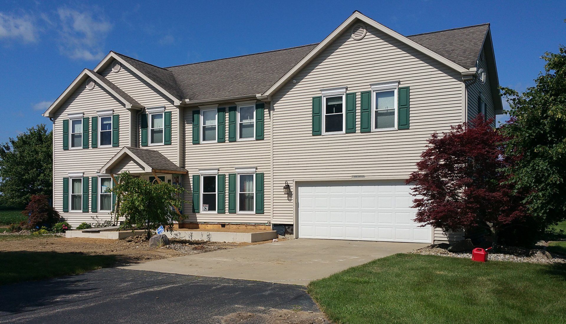 A picture of a house before it was remodeled