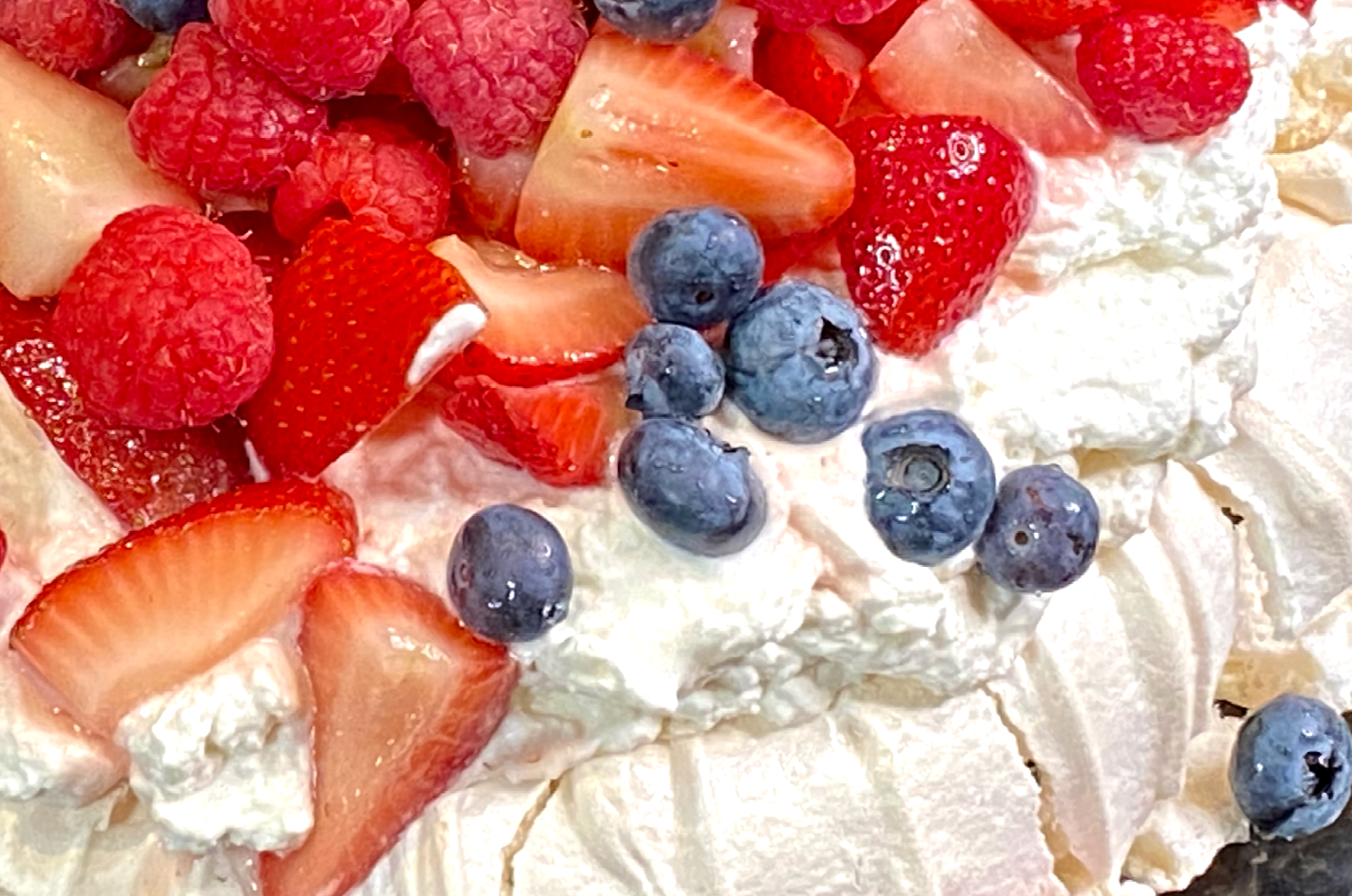Aussie Pavlova with Mixed Berries