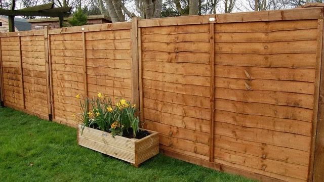 A light wooden fence