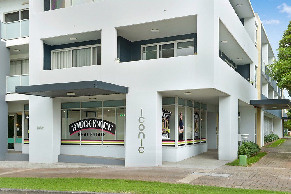 Knock knock, real estate office frontage in Dapto