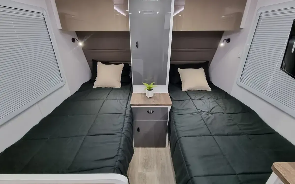 Safari Caravans Oasis 176 Single Beds Floorplan