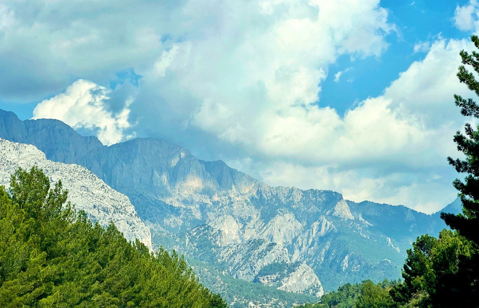 highway-through-istiklal-mountain-range-turkey