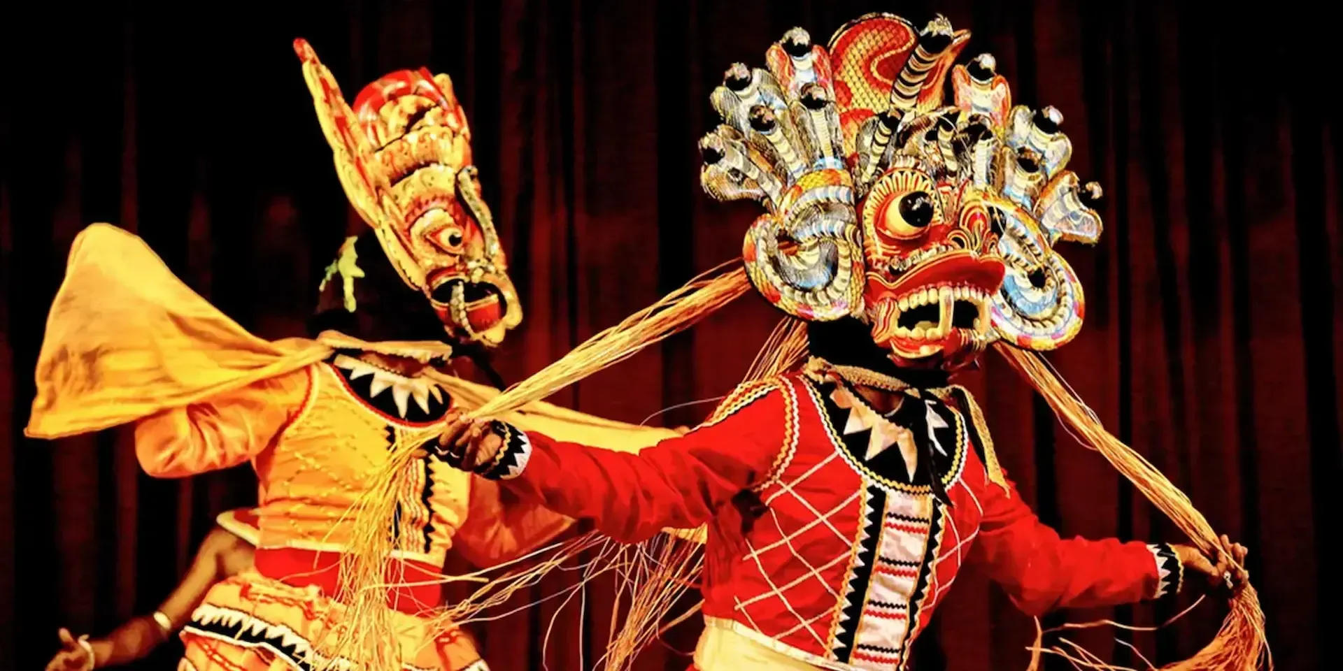 Authentic-Sri-Lankan-cultural-experience-with-traditional-dance-and-heritage