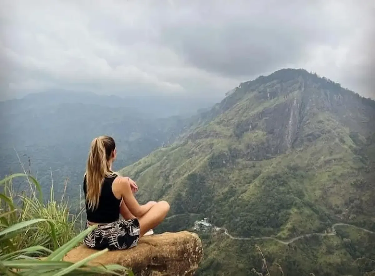 Couple-enjoying-luxury-Sri-Lanka-tour-overlooking-tropical-mountains